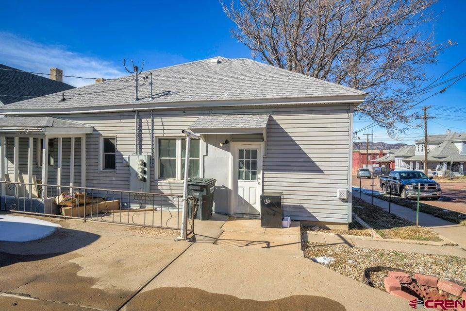 522 E 1st Street Property Photo 38