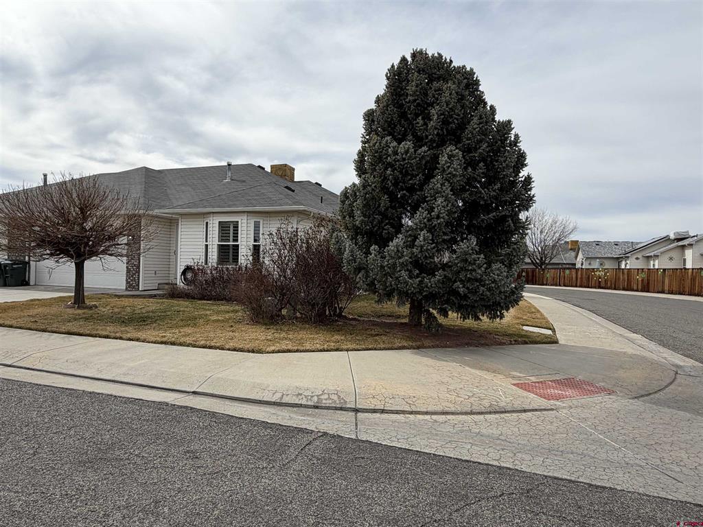 605 Lavender Court Property Photo 7