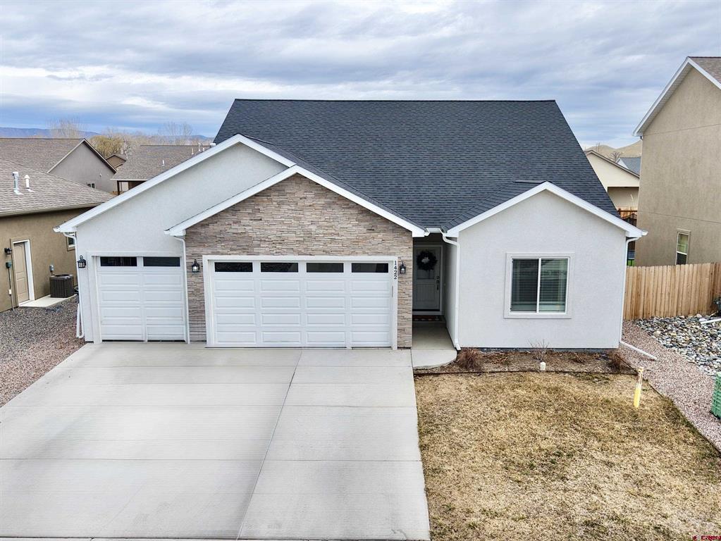 1422 Blue Creek Avenue Property Photo 1