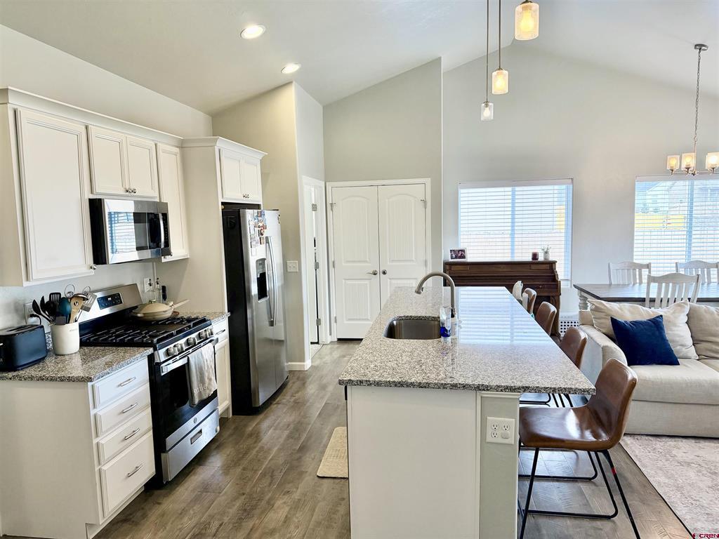 1422 Blue Creek Avenue Property Photo 10