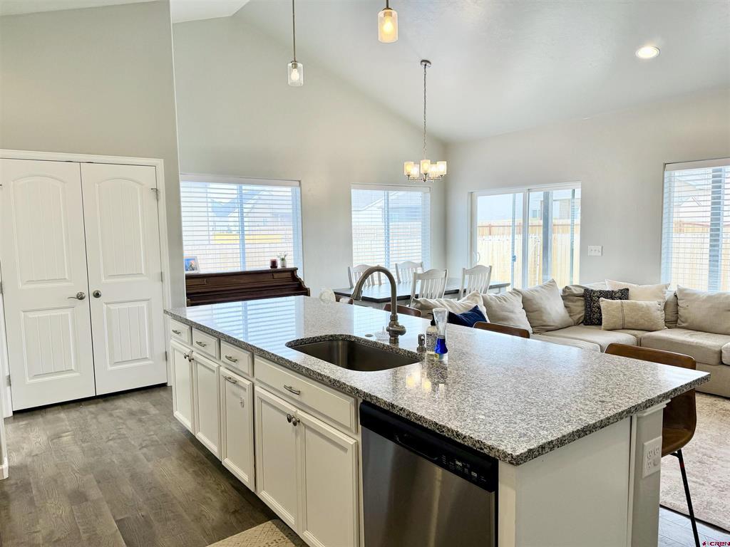 1422 Blue Creek Avenue Property Photo 18