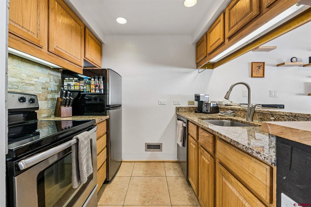 365 S Tamarron Drive Property Photo 10