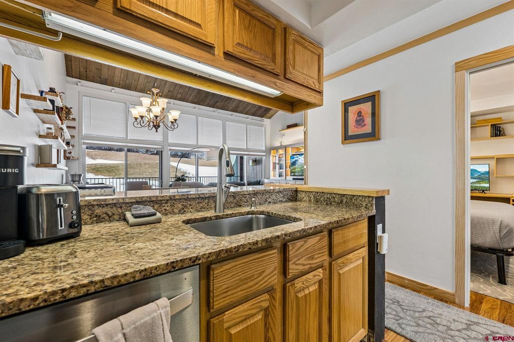 365 S Tamarron Drive Property Photo 11