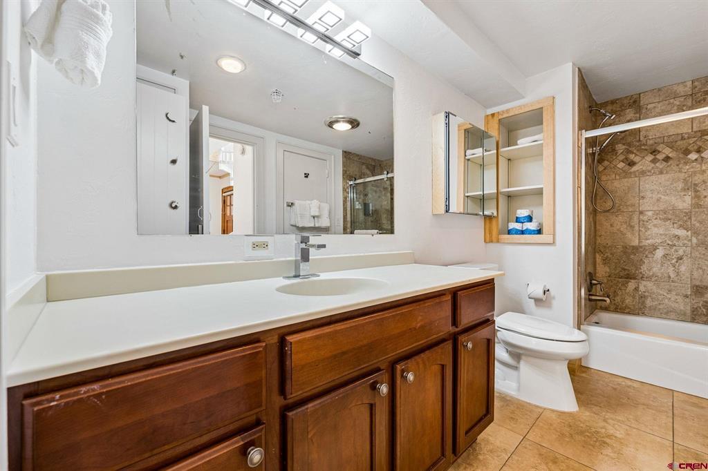 365 S Tamarron Drive Property Photo 15
