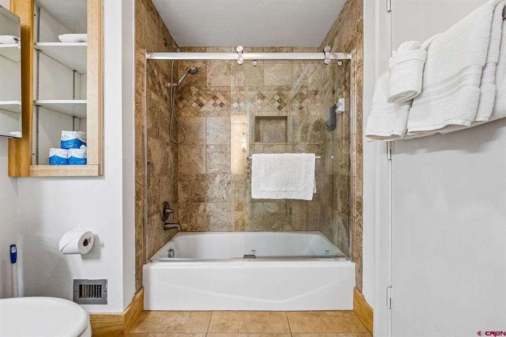 365 S Tamarron Drive Property Photo 16