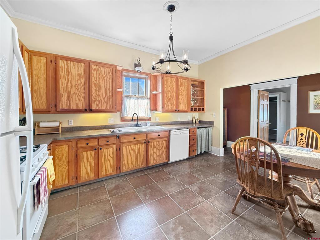 241 E Orchard Avenue Property Photo 7