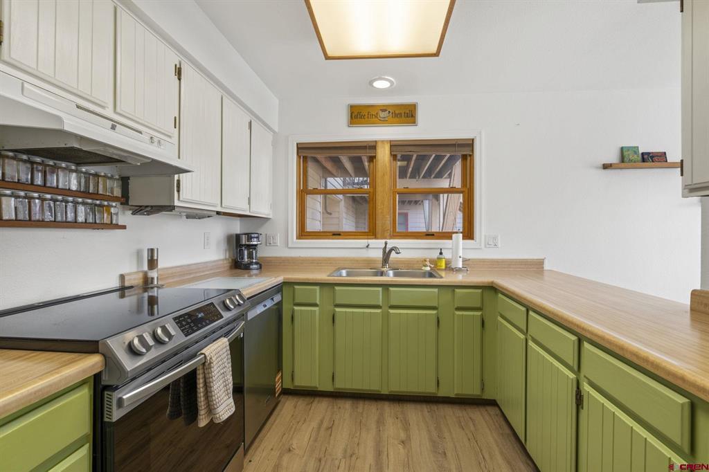 6 Ferringway Circle Property Photo 12