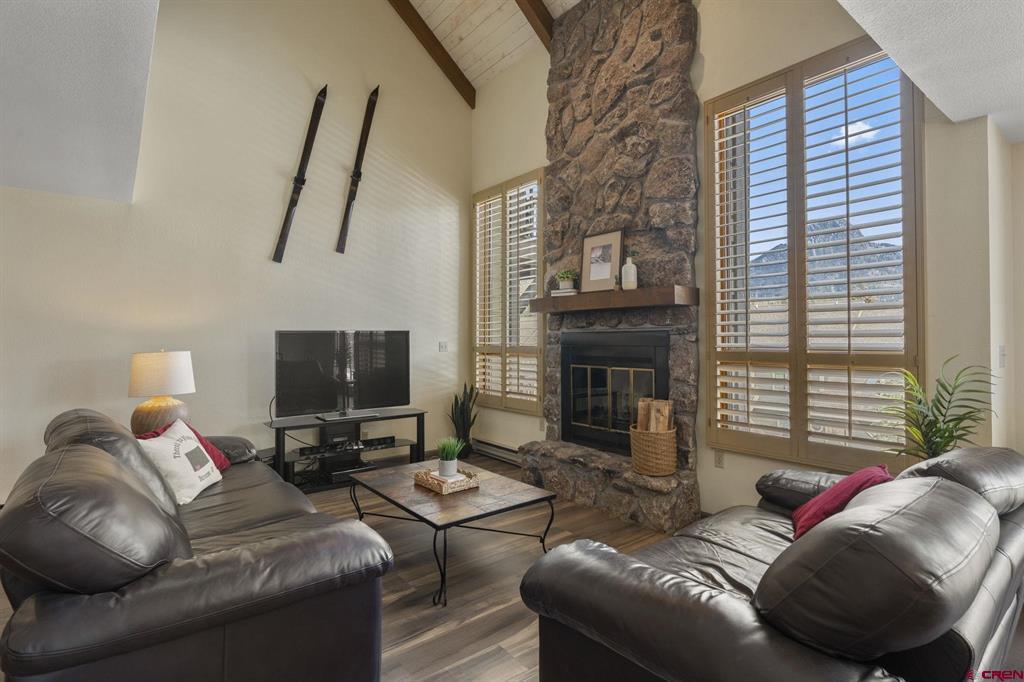 50827 N Highway 550 Property Photo 2