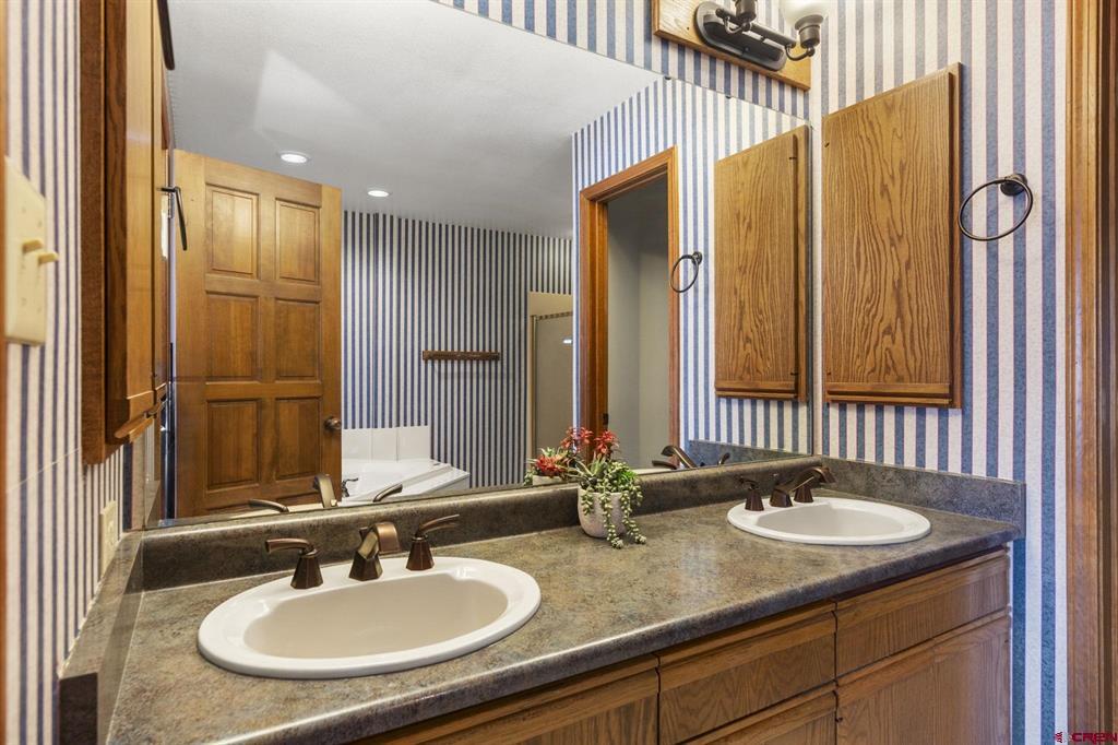 50827 N Highway 550 Property Photo 9