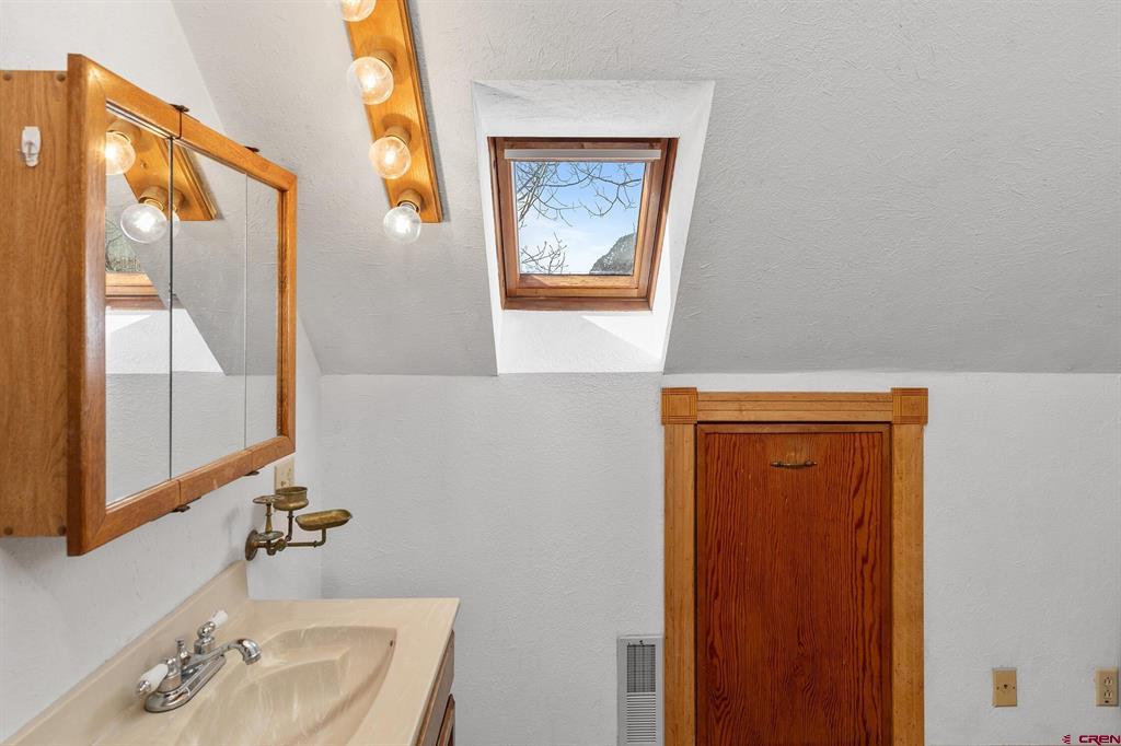 35 Porphyry Street Property Photo 14