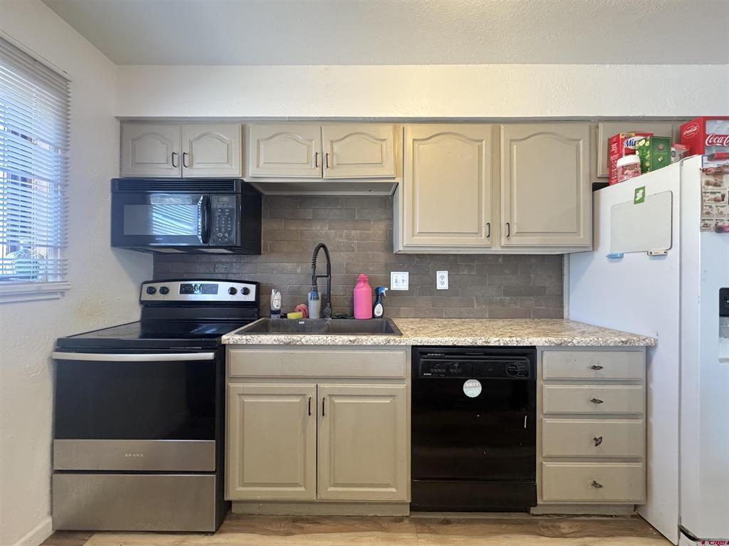 211 Spruce Drive Property Photo 17