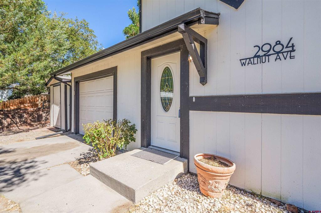 2984 Walnut Avenue Property Photo 1