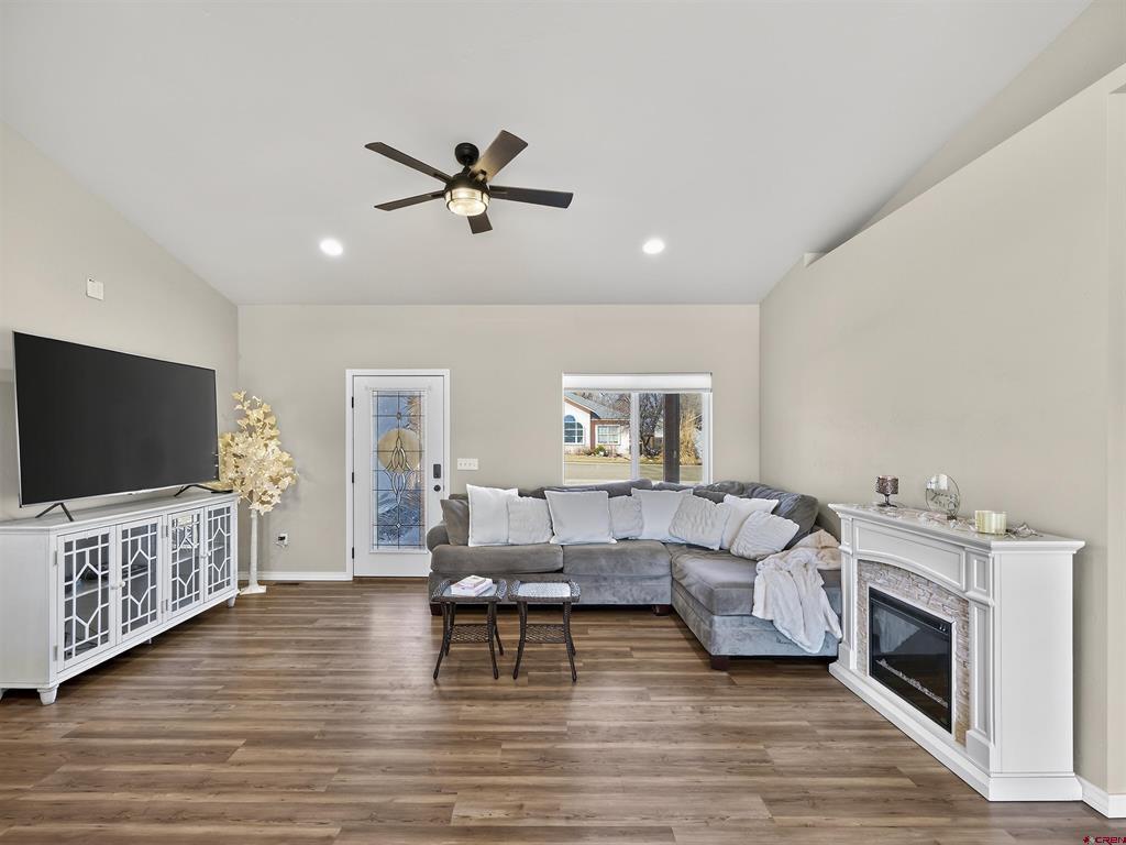 1615 Rivera Street Property Photo 3