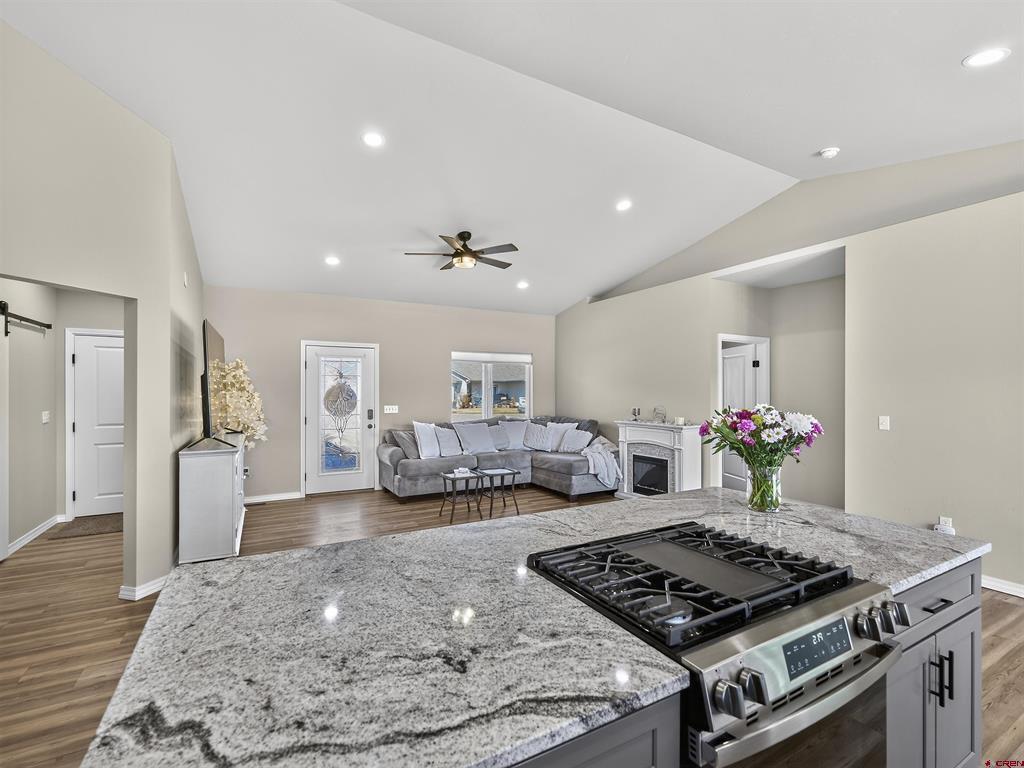 1615 Rivera Street Property Photo 7