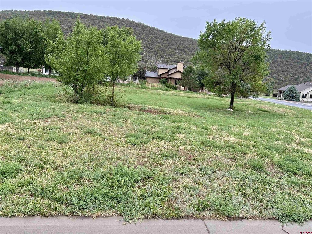 855 Se Pinyon Street Property Photo 4