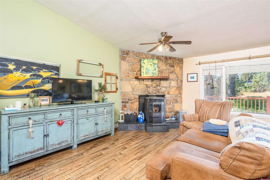 222 Pine Ridge Loop Property Photo 3