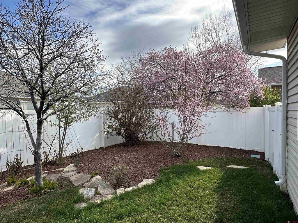 2817 Glen Oak Drive Property Photo 9