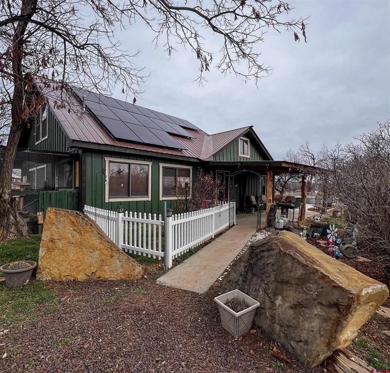 832562 Property Photo 3