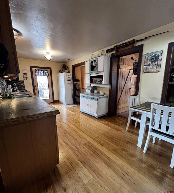832562 Property Photo 6
