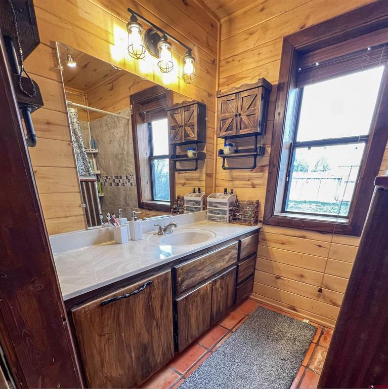 832562 Property Photo 10