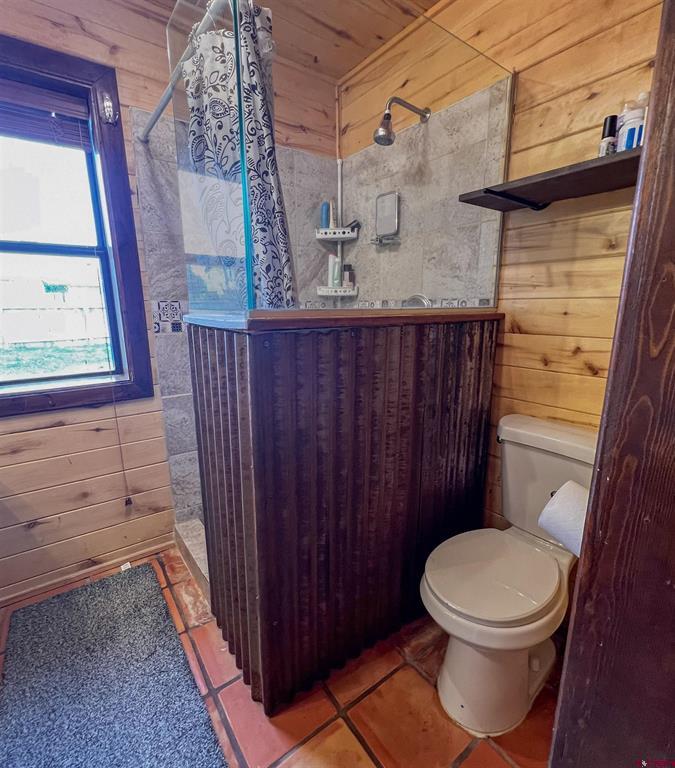 832562 Property Photo 12