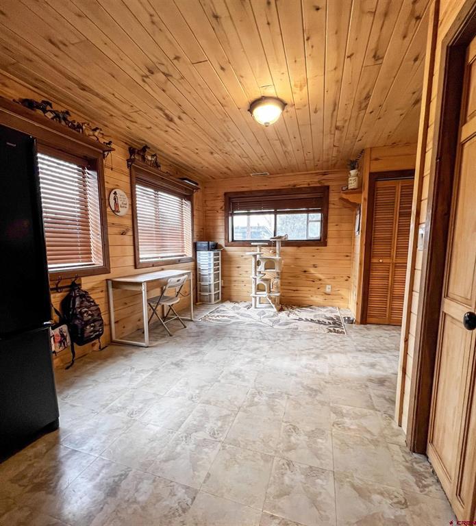 832562 Property Photo 17