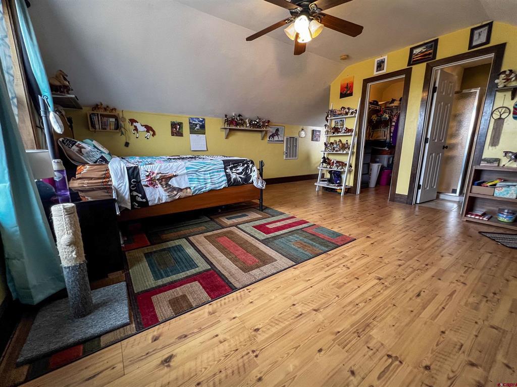 832562 Property Photo 26