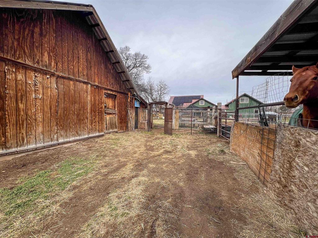 832562 Property Photo 32