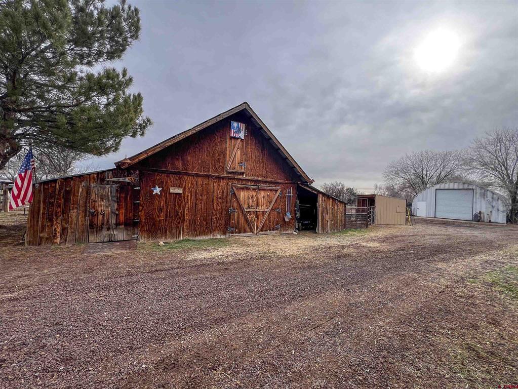 832562 Property Photo 33
