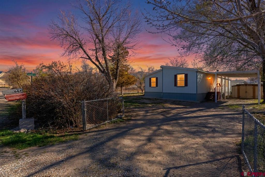 832595 Property Photo 3