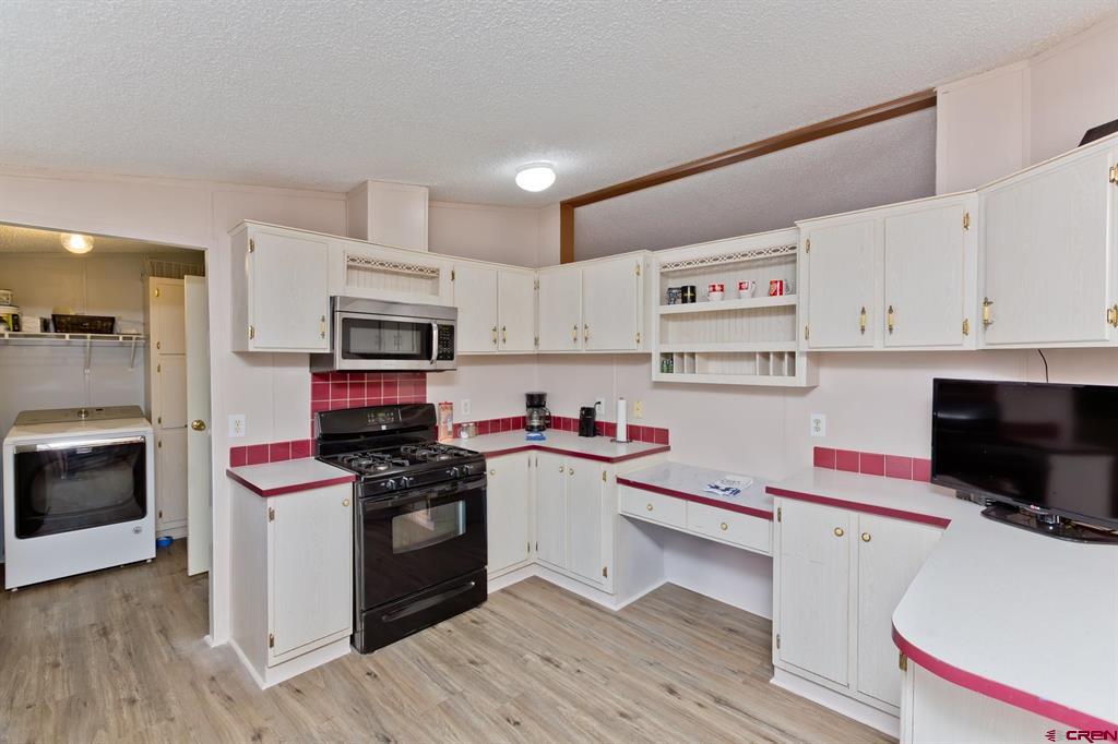 832595 Property Photo 28