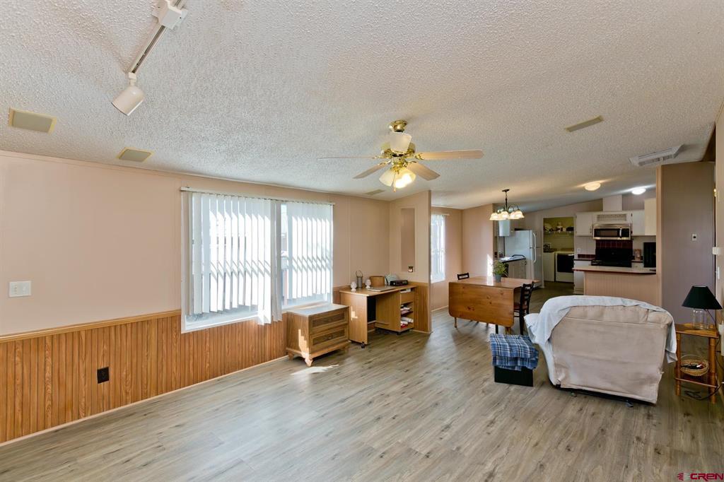 832595 Property Photo 33
