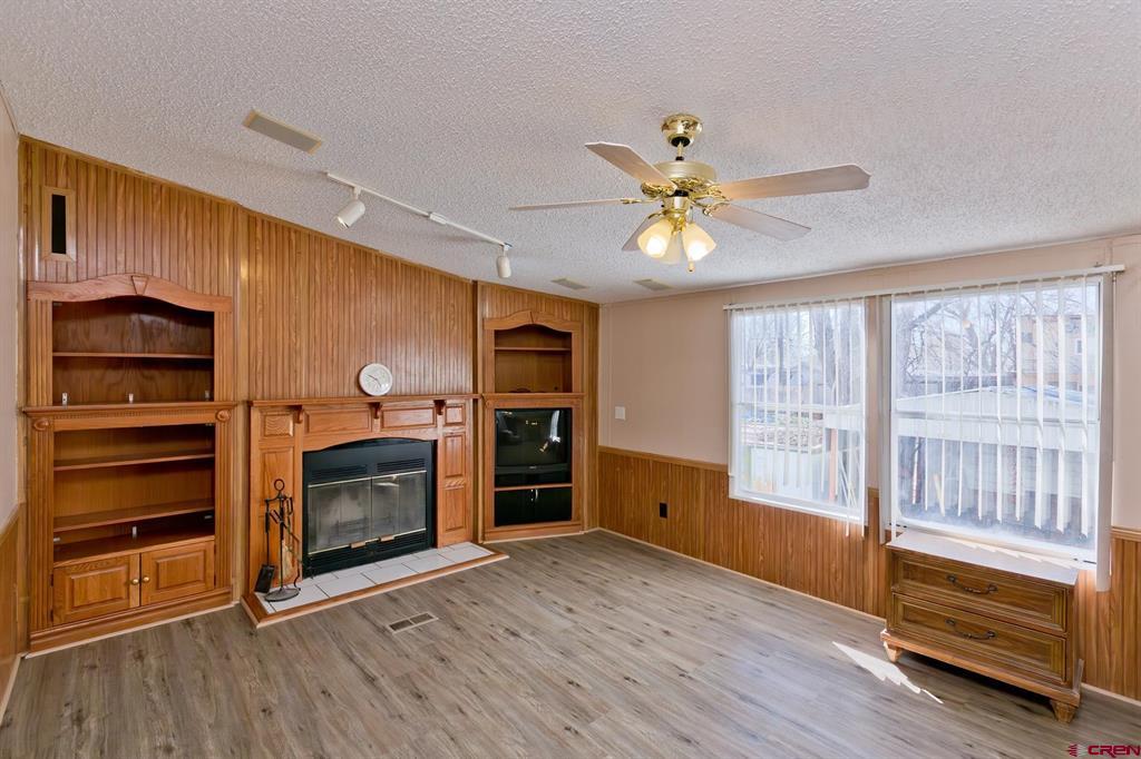 832595 Property Photo 35