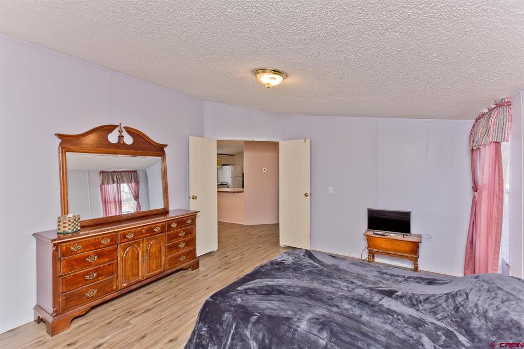 832595 Property Photo 38