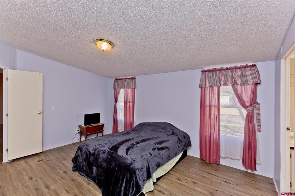 832595 Property Photo 39
