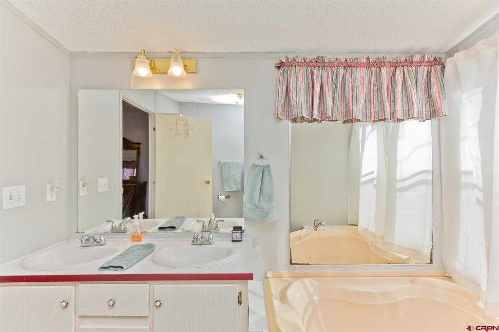 832595 Property Photo 40