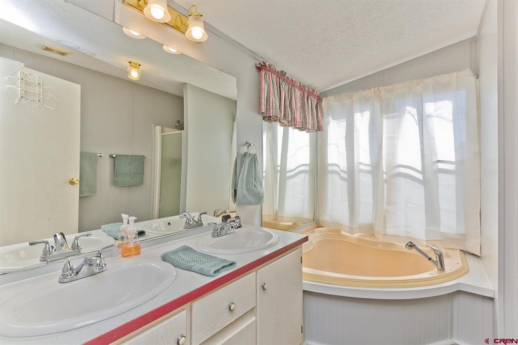 832595 Property Photo 42