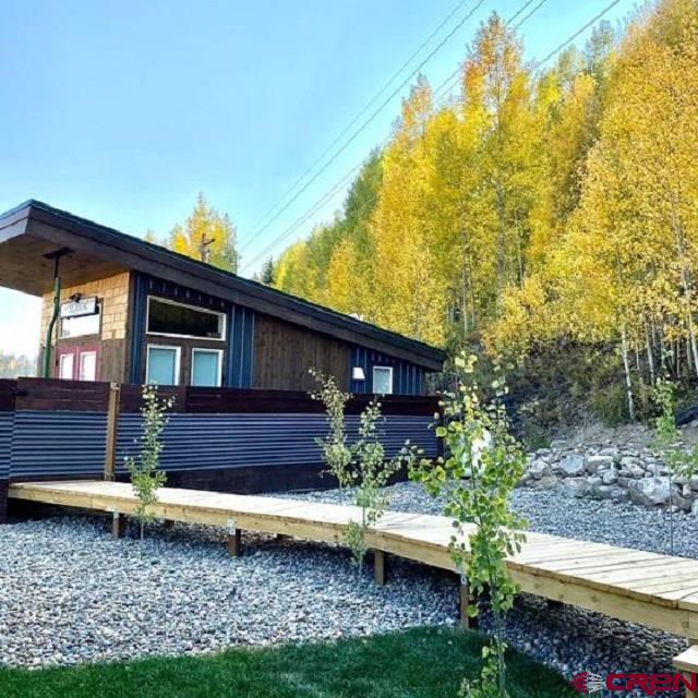 48721 N Highway 550 Property Photo 2