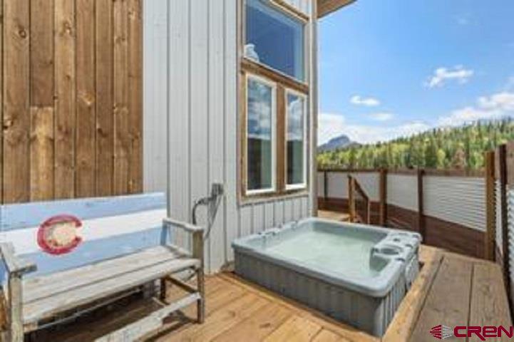 48721 N Highway 550 Property Photo 6