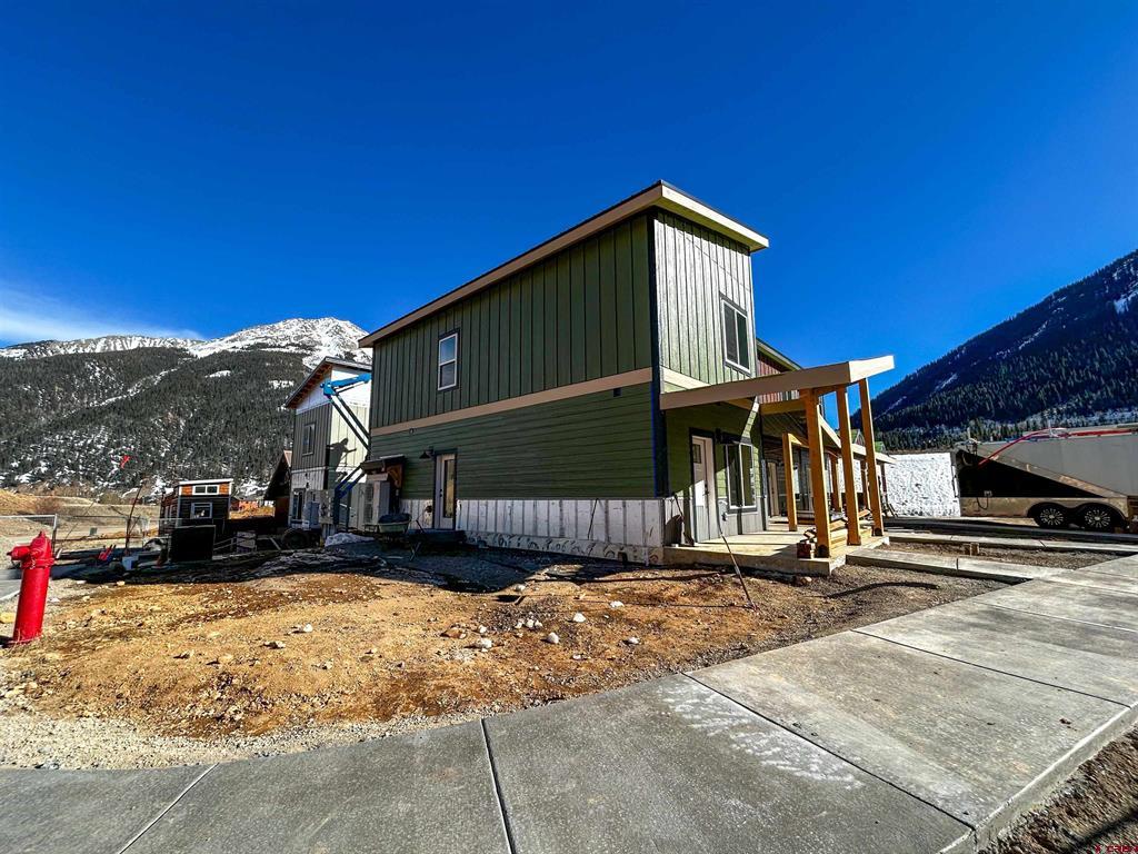 655 W 5th Street Property Photo 1