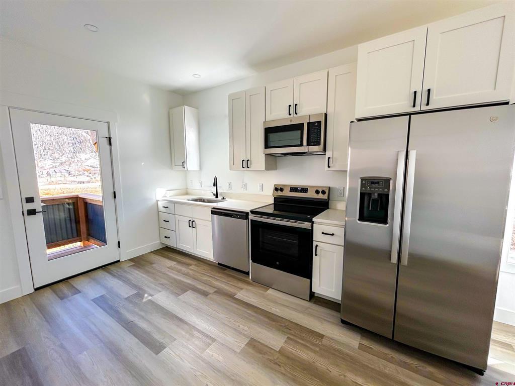 655 W 5th Street Property Photo 2