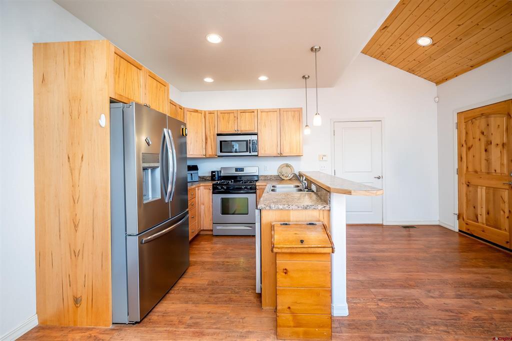 1711 N Taylor Circle Property Photo 5