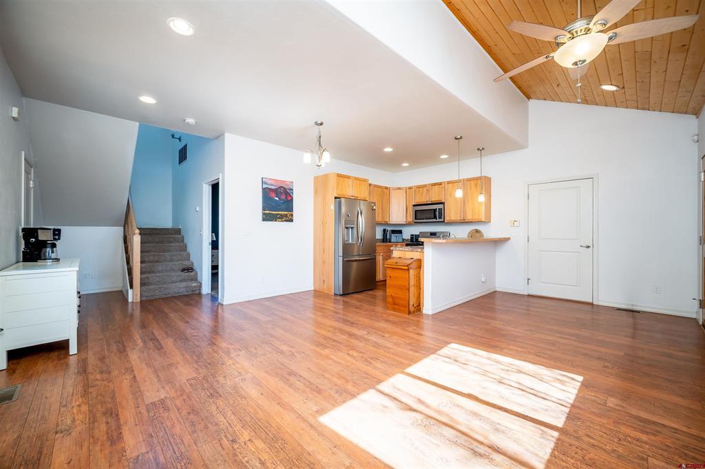 1711 N Taylor Circle Property Photo 7