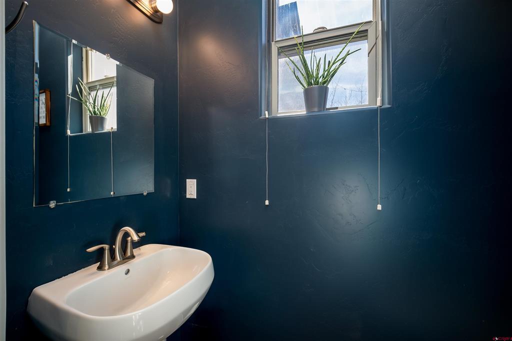 1711 N Taylor Circle Property Photo 9