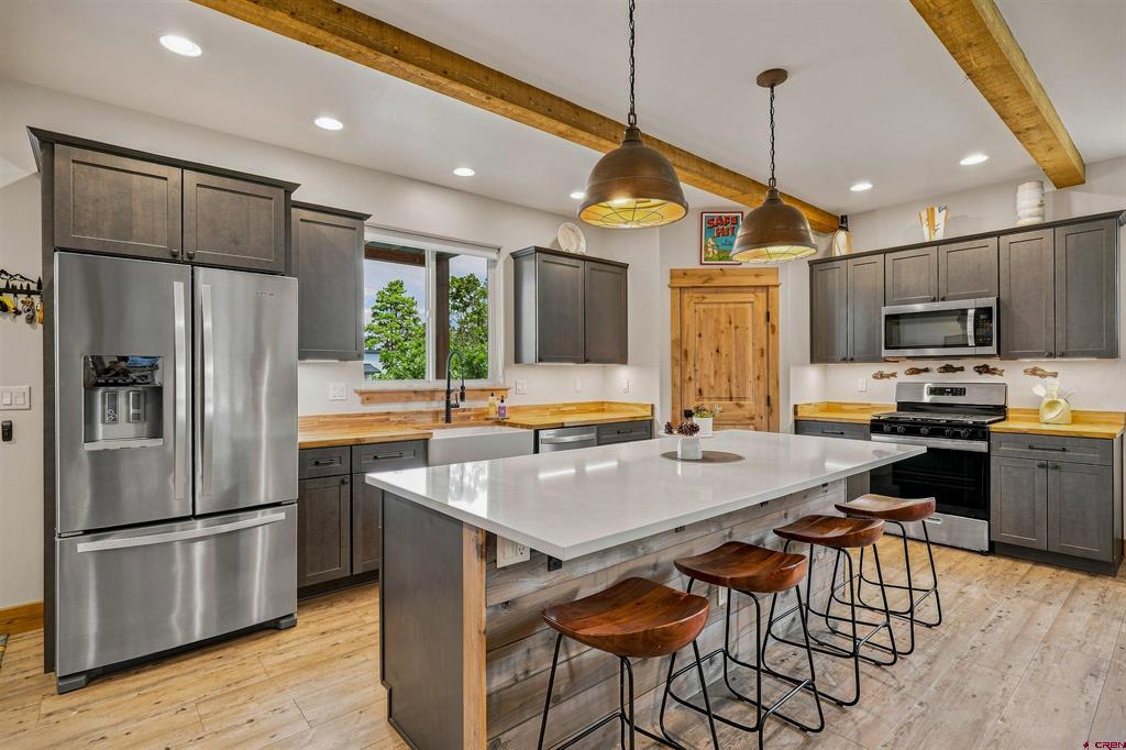 15 Mansions Circle Property Photo 3