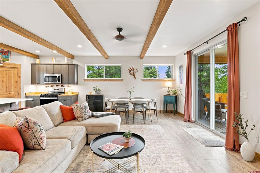 15 Mansions Circle Property Photo 4