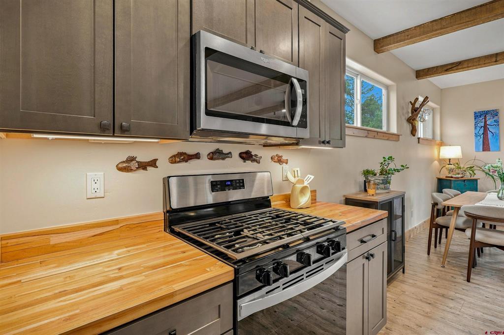 15 Mansions Circle Property Photo 8