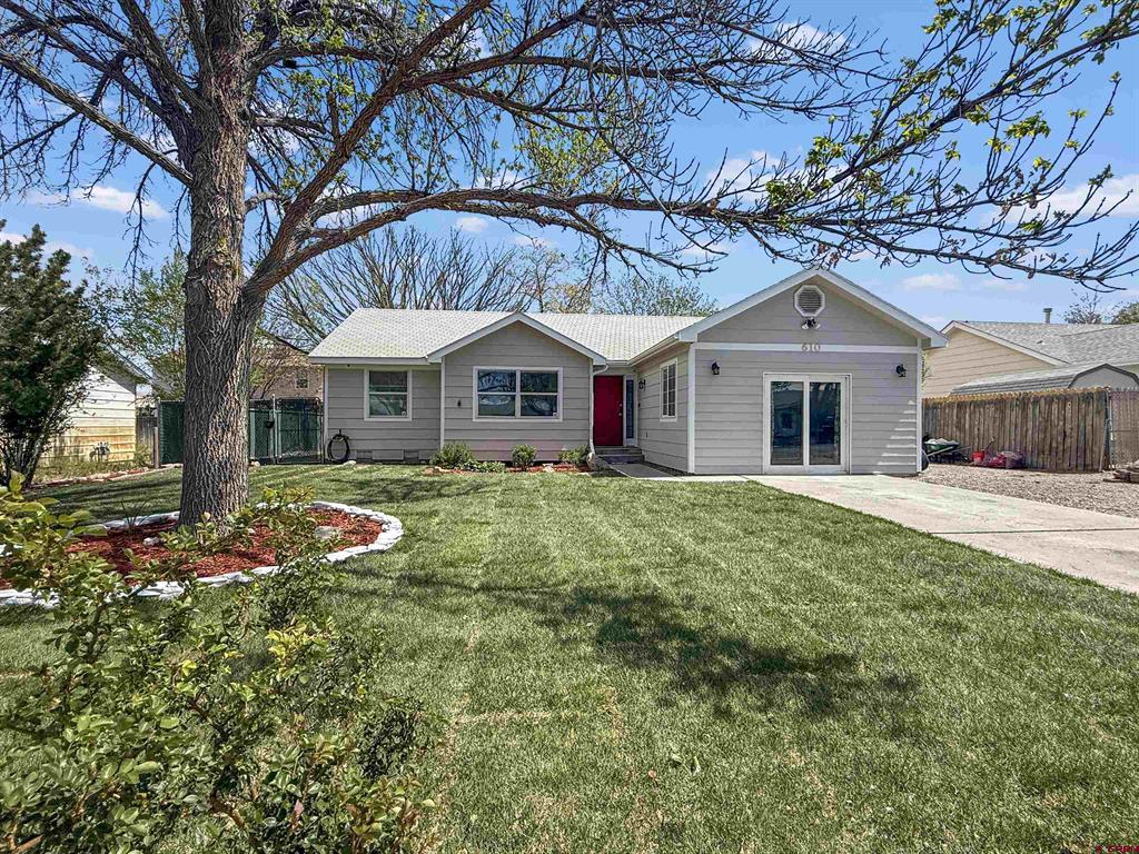 610 W Apple Drive Property Photo 1