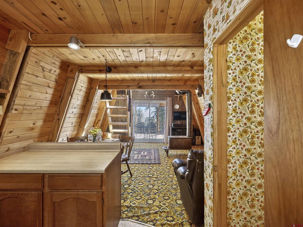 923 Groves Drive Property Photo 10