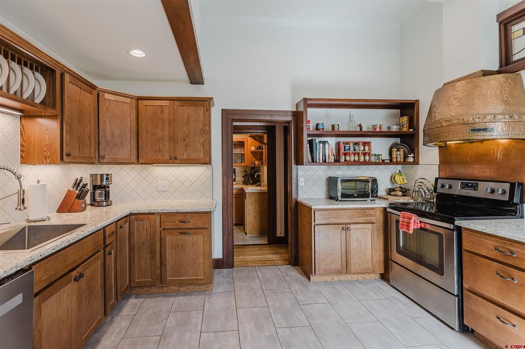 157 S 6th Street Property Photo 4